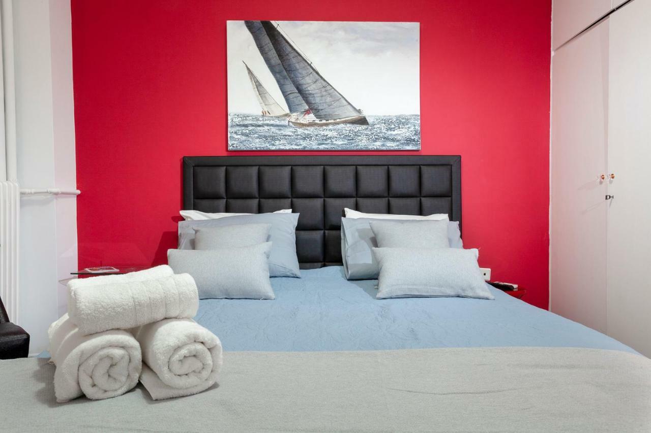 Renovated And Cool Flat In Ideal Location Apartment Athena Bagian luar foto